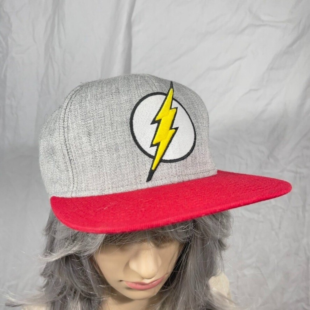 DC Comics The Flash Snapback Mens One Size Red Gray Yellow Logo Hat Adjustable